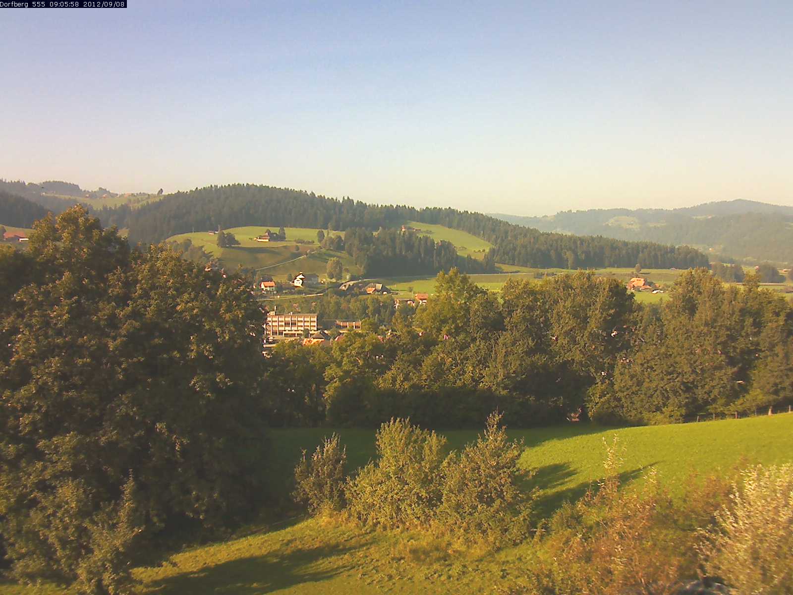 Webcam-Bild: Aussicht vom Dorfberg in Langnau 20120908-090600