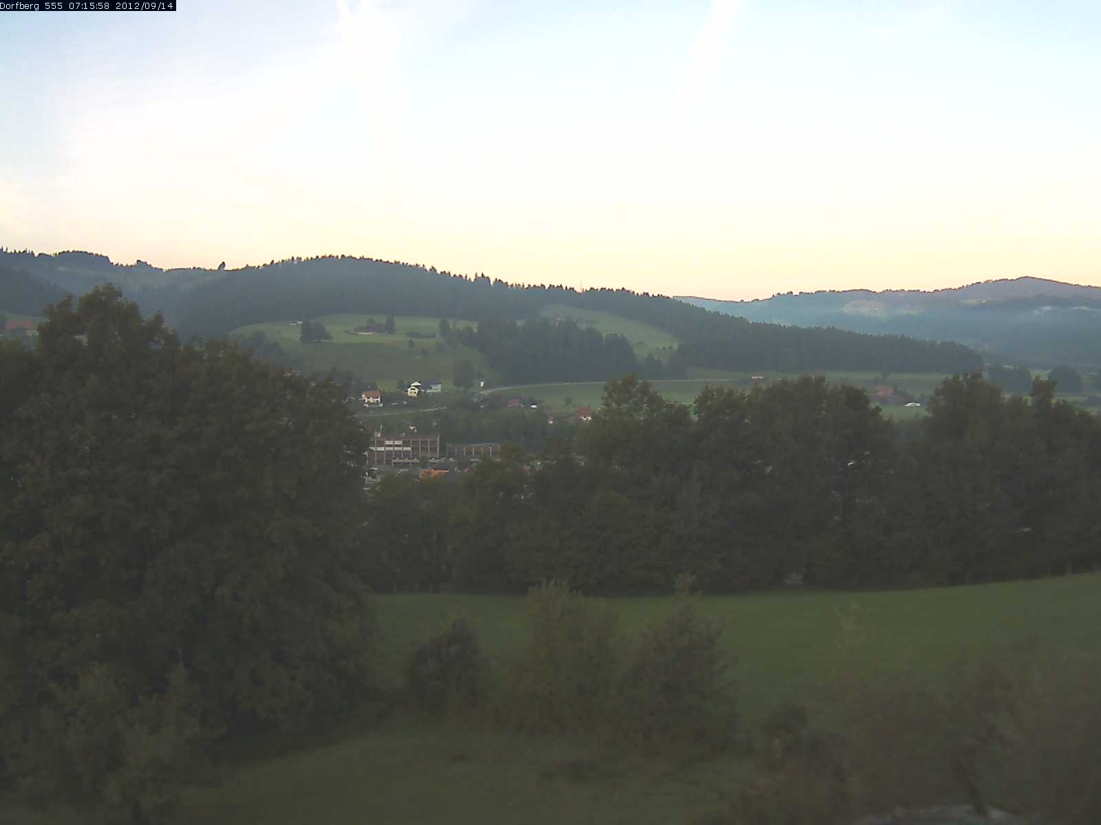 Webcam-Bild: Aussicht vom Dorfberg in Langnau 20120914-071600