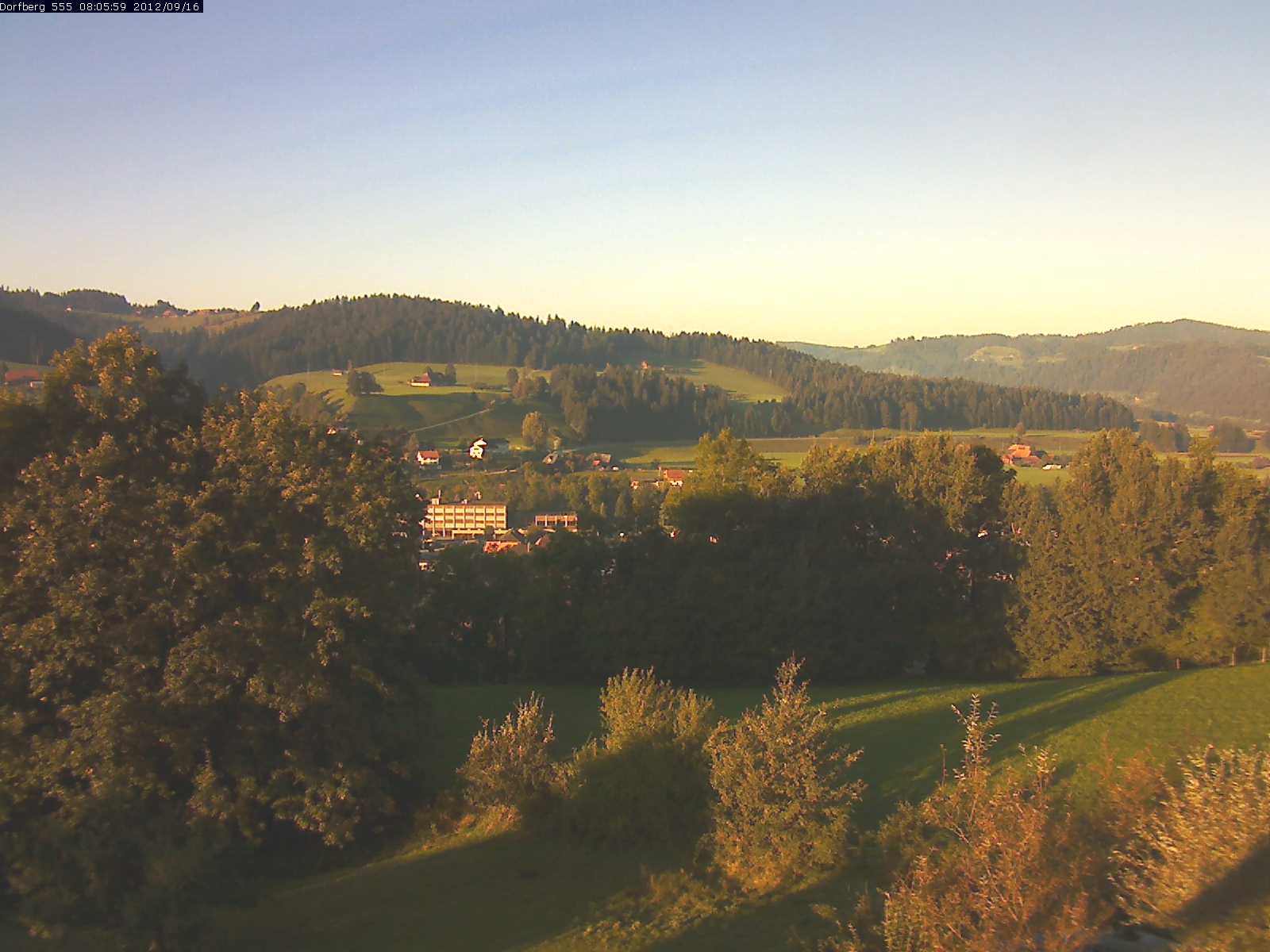 Webcam-Bild: Aussicht vom Dorfberg in Langnau 20120916-080600