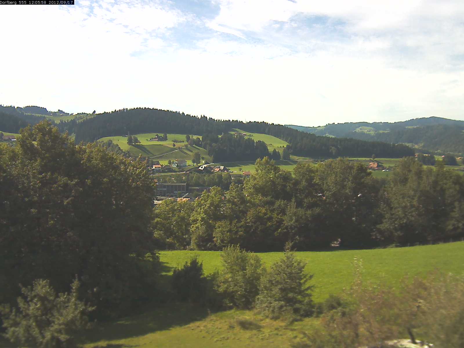 Webcam-Bild: Aussicht vom Dorfberg in Langnau 20120917-120600