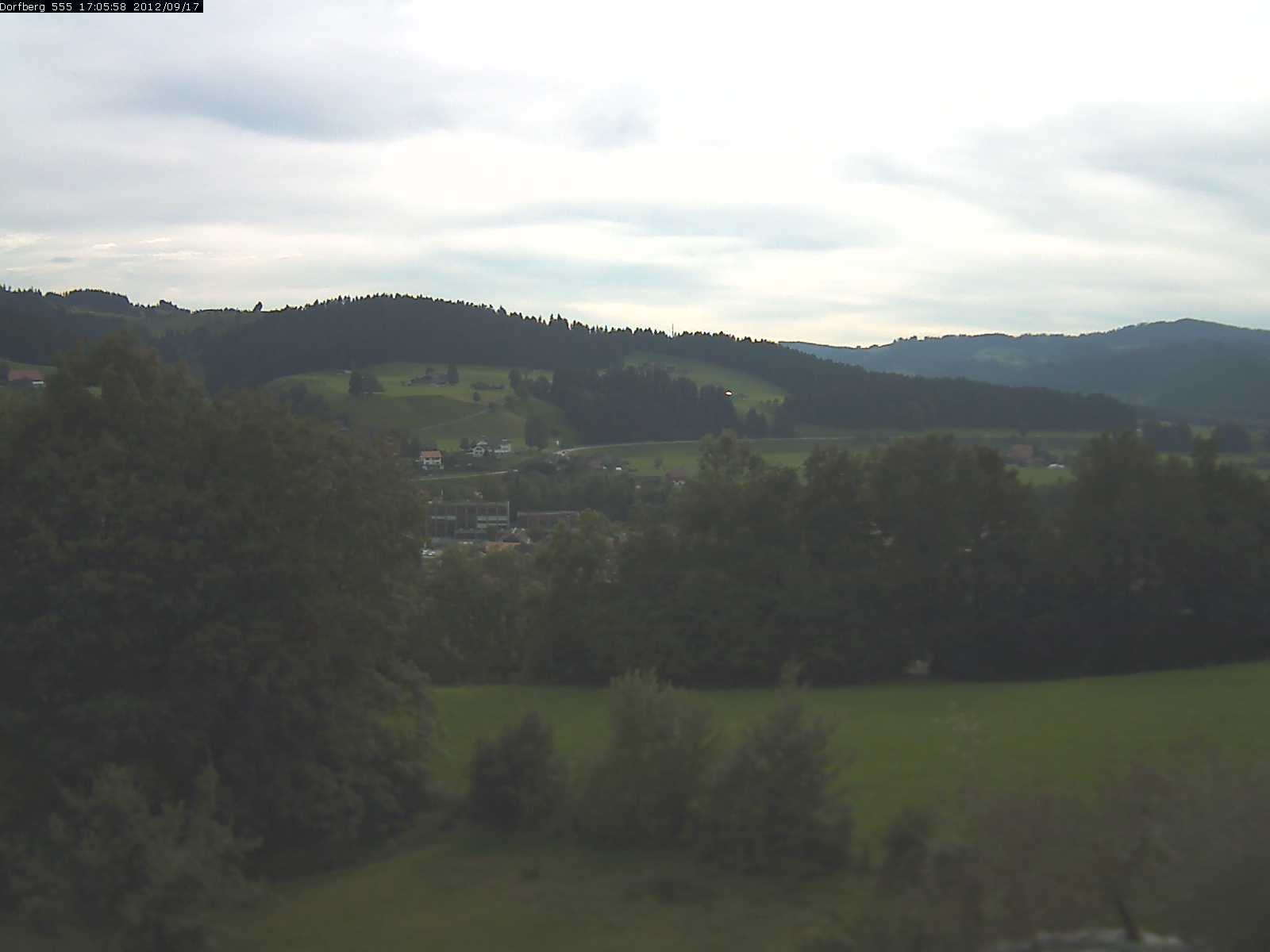 Webcam-Bild: Aussicht vom Dorfberg in Langnau 20120917-170600