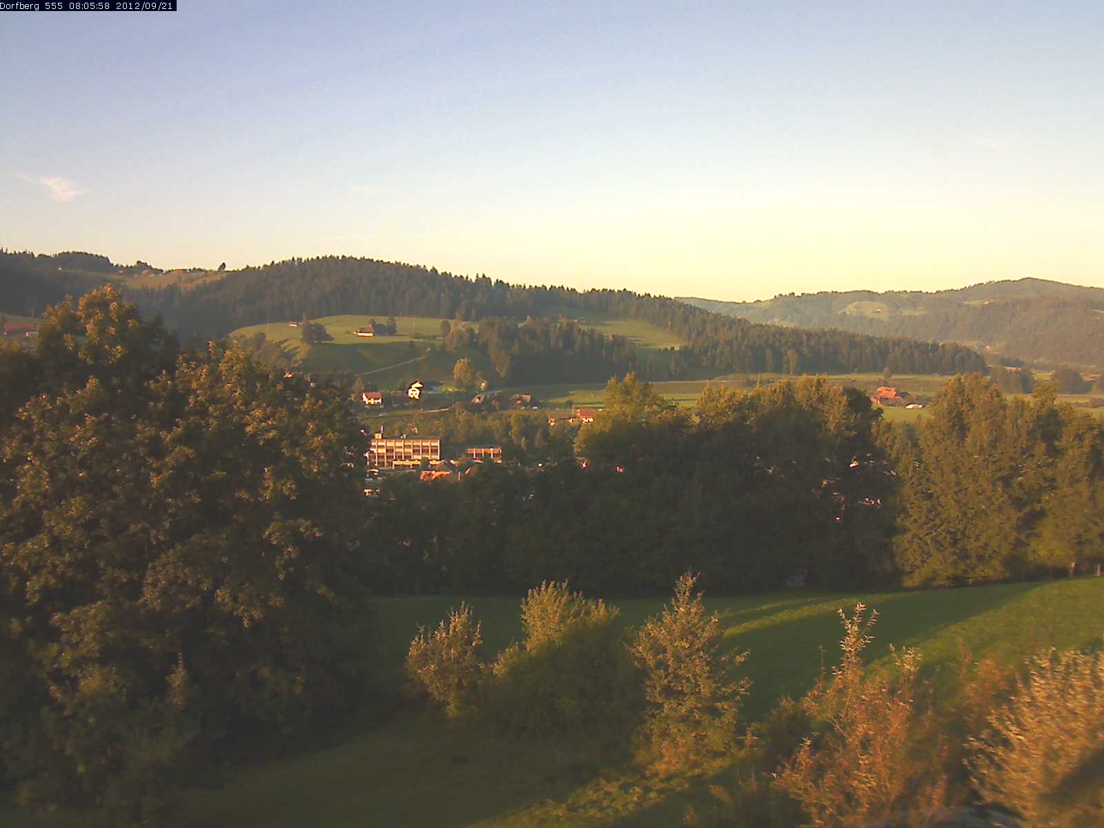 Webcam-Bild: Aussicht vom Dorfberg in Langnau 20120921-080600