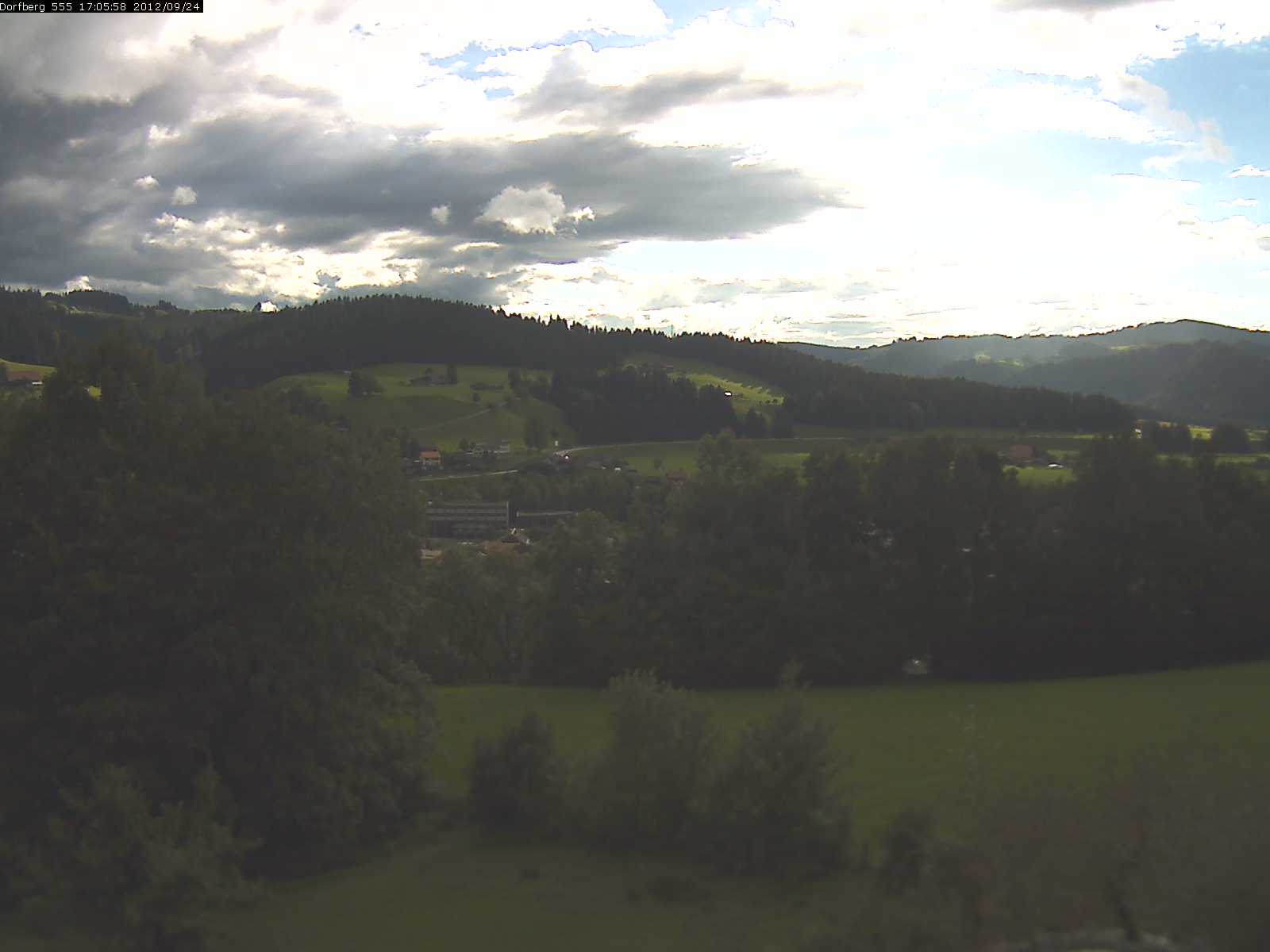 Webcam-Bild: Aussicht vom Dorfberg in Langnau 20120924-170600