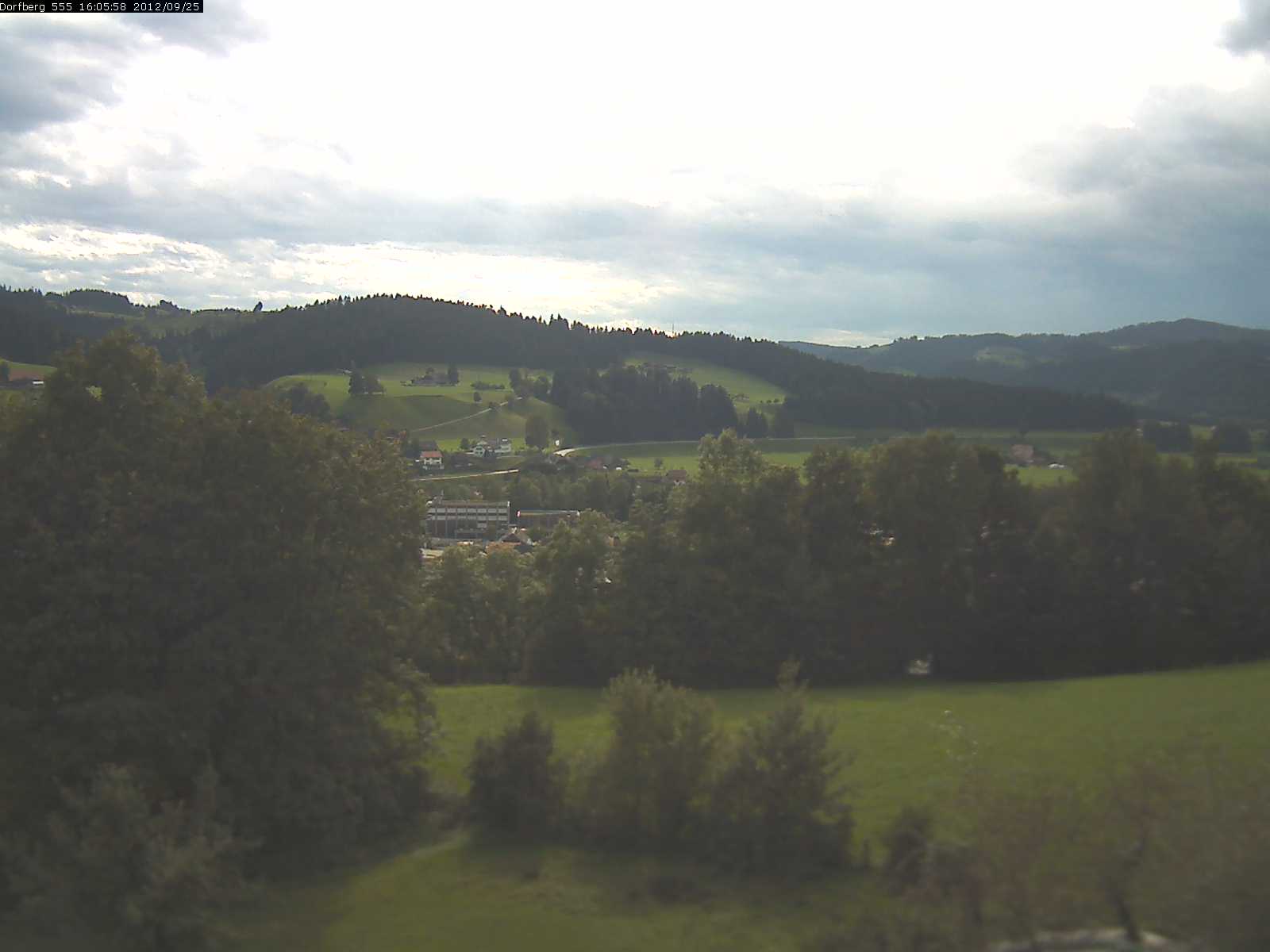 Webcam-Bild: Aussicht vom Dorfberg in Langnau 20120925-160600
