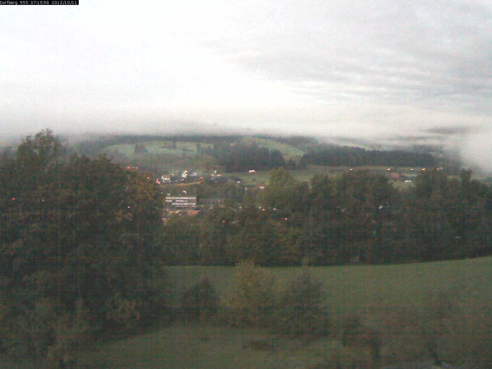 Webcam-Bild: Aussicht vom Dorfberg in Langnau 20121011-071600
