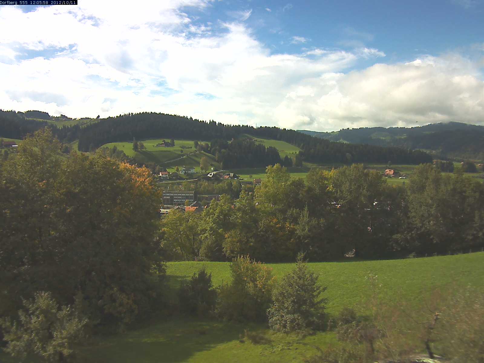 Webcam-Bild: Aussicht vom Dorfberg in Langnau 20121011-120600