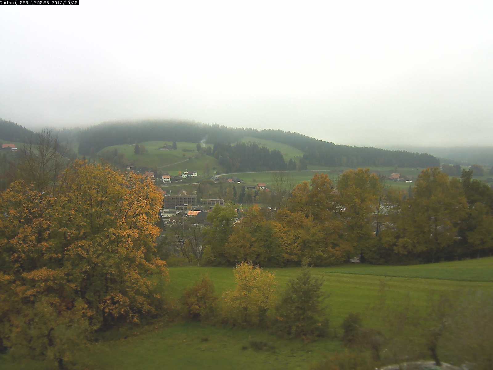Webcam-Bild: Aussicht vom Dorfberg in Langnau 20121025-120600