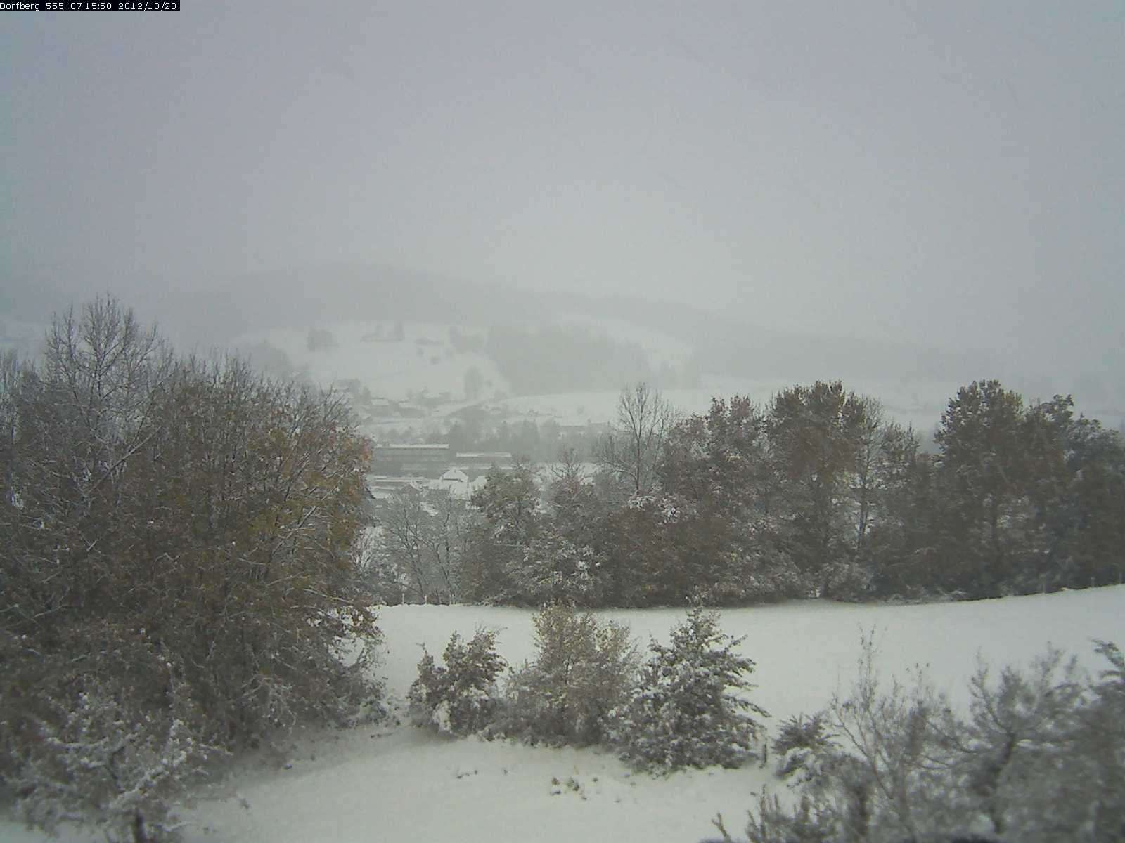 Webcam-Bild: Aussicht vom Dorfberg in Langnau 20121028-071600