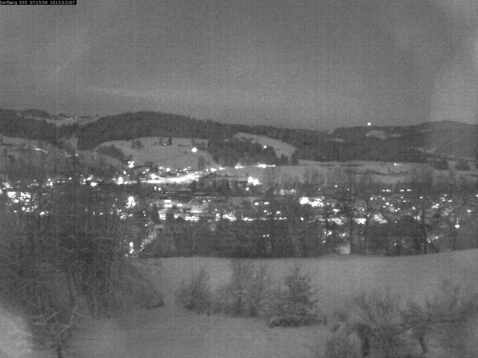 Webcam-Bild: Aussicht vom Dorfberg in Langnau 20121207-071600