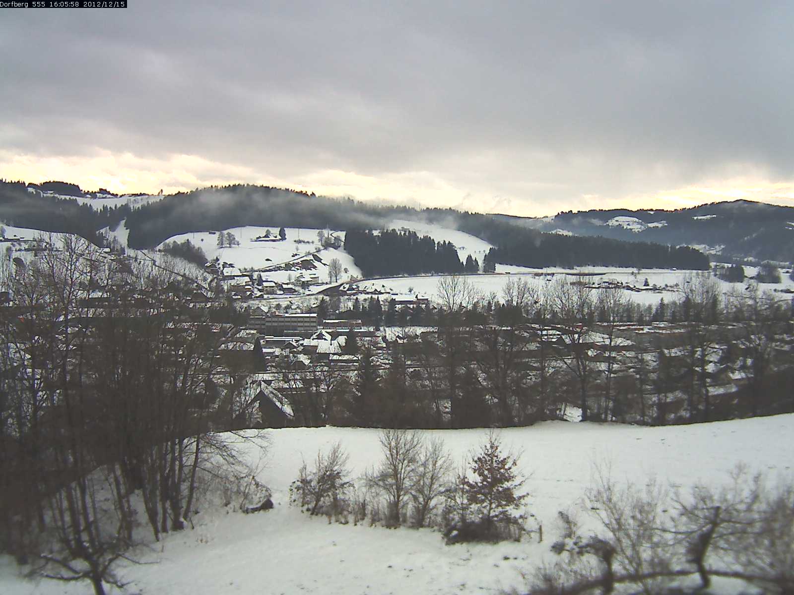 Webcam-Bild: Aussicht vom Dorfberg in Langnau 20121215-160600