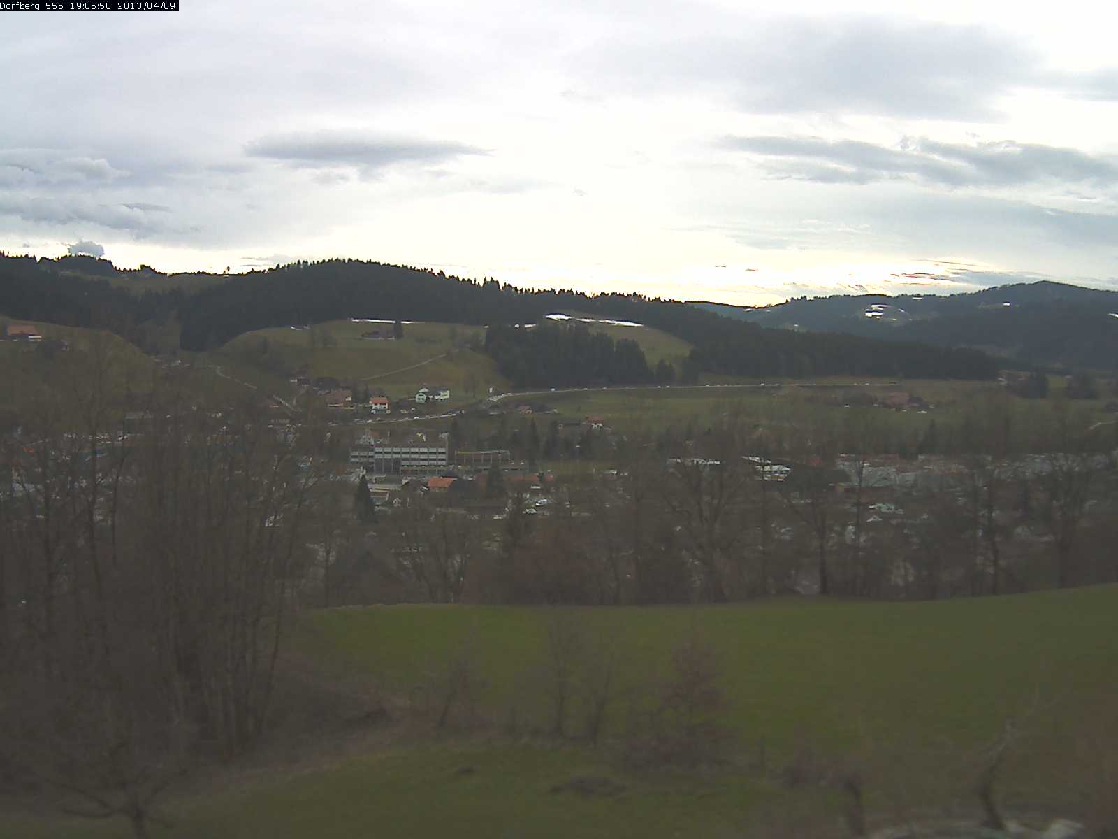Webcam-Bild: Aussicht vom Dorfberg in Langnau 20130409-190600