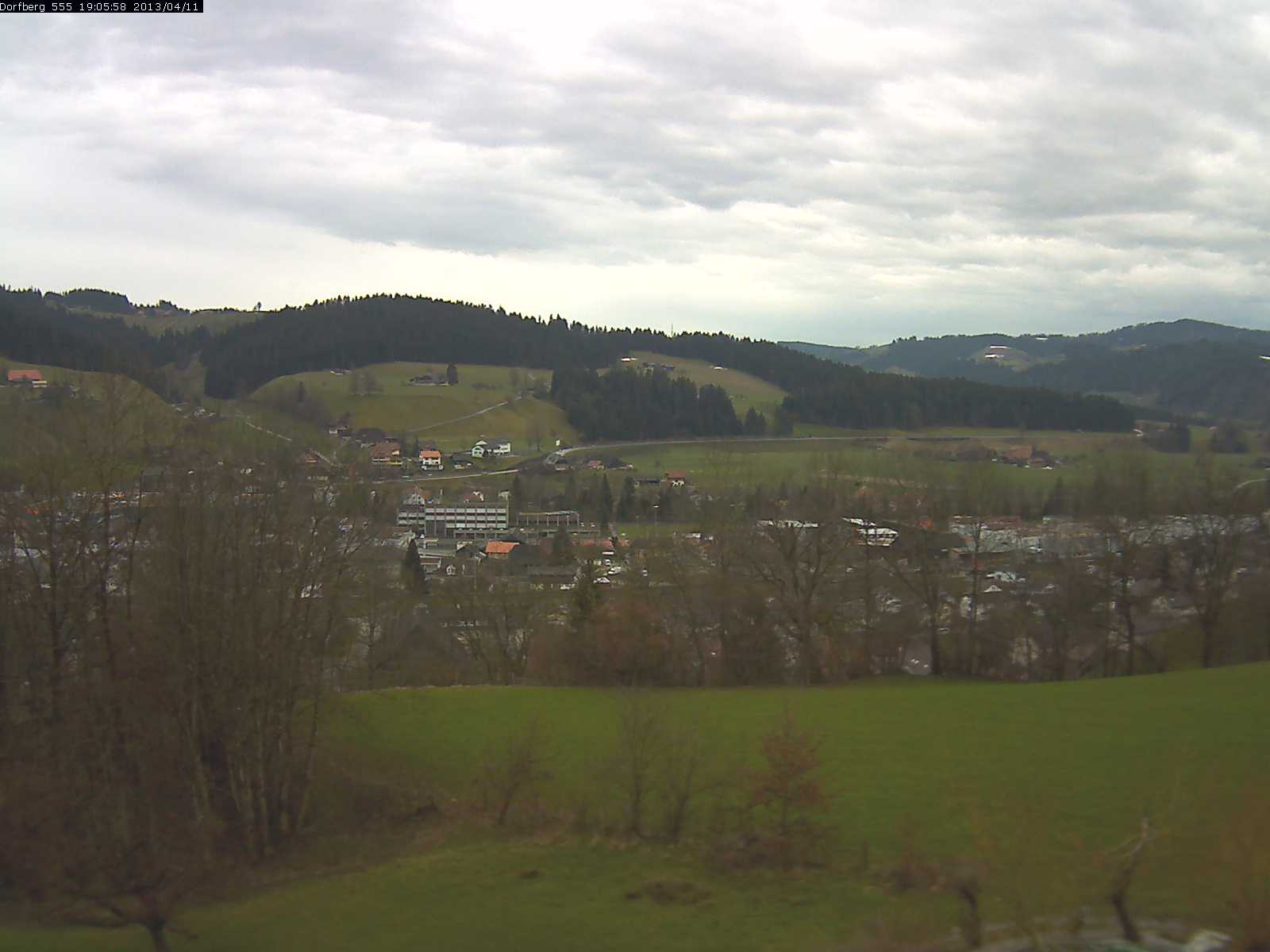 Webcam-Bild: Aussicht vom Dorfberg in Langnau 20130411-190600