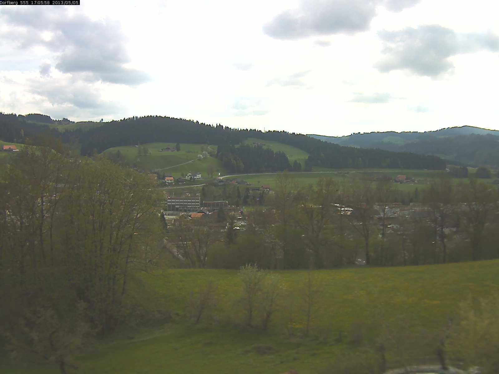 Webcam-Bild: Aussicht vom Dorfberg in Langnau 20130505-170600