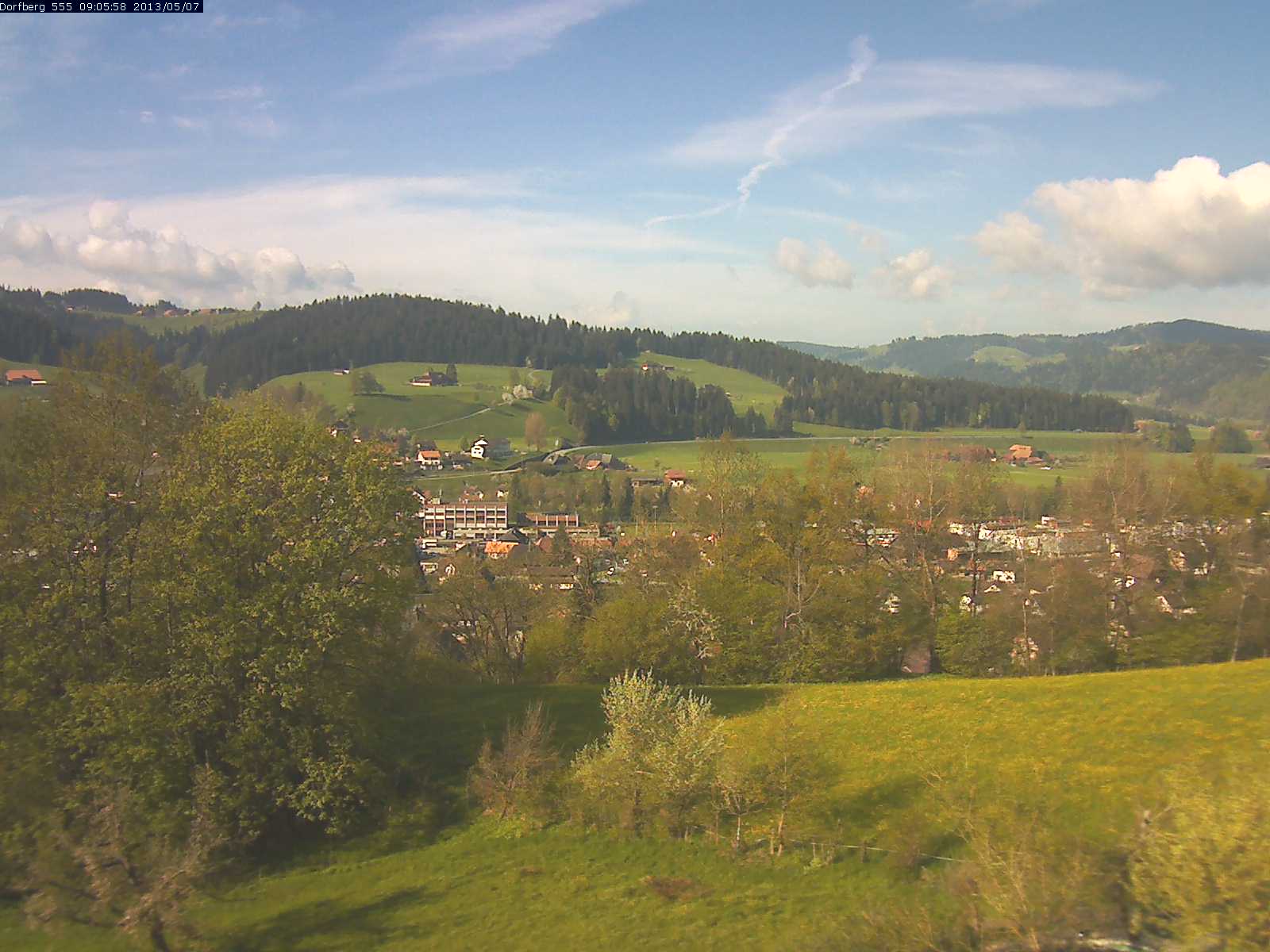 Webcam-Bild: Aussicht vom Dorfberg in Langnau 20130507-090600