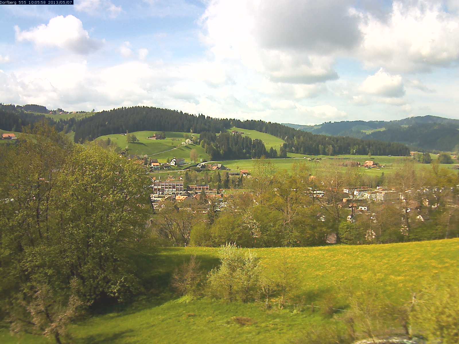 Webcam-Bild: Aussicht vom Dorfberg in Langnau 20130507-100600