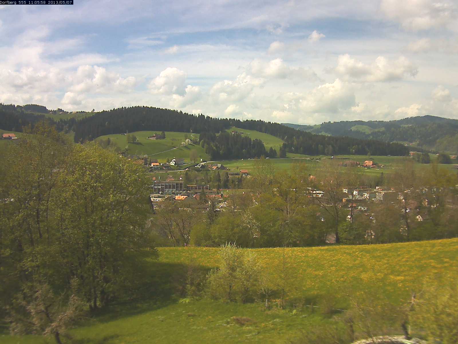 Webcam-Bild: Aussicht vom Dorfberg in Langnau 20130507-110600