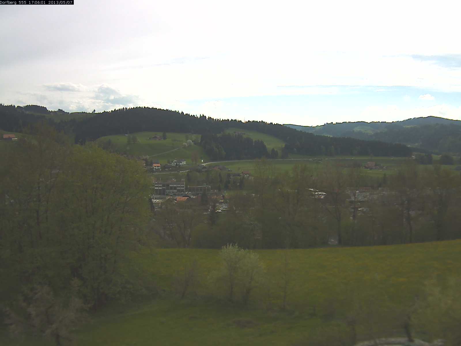 Webcam-Bild: Aussicht vom Dorfberg in Langnau 20130507-170600