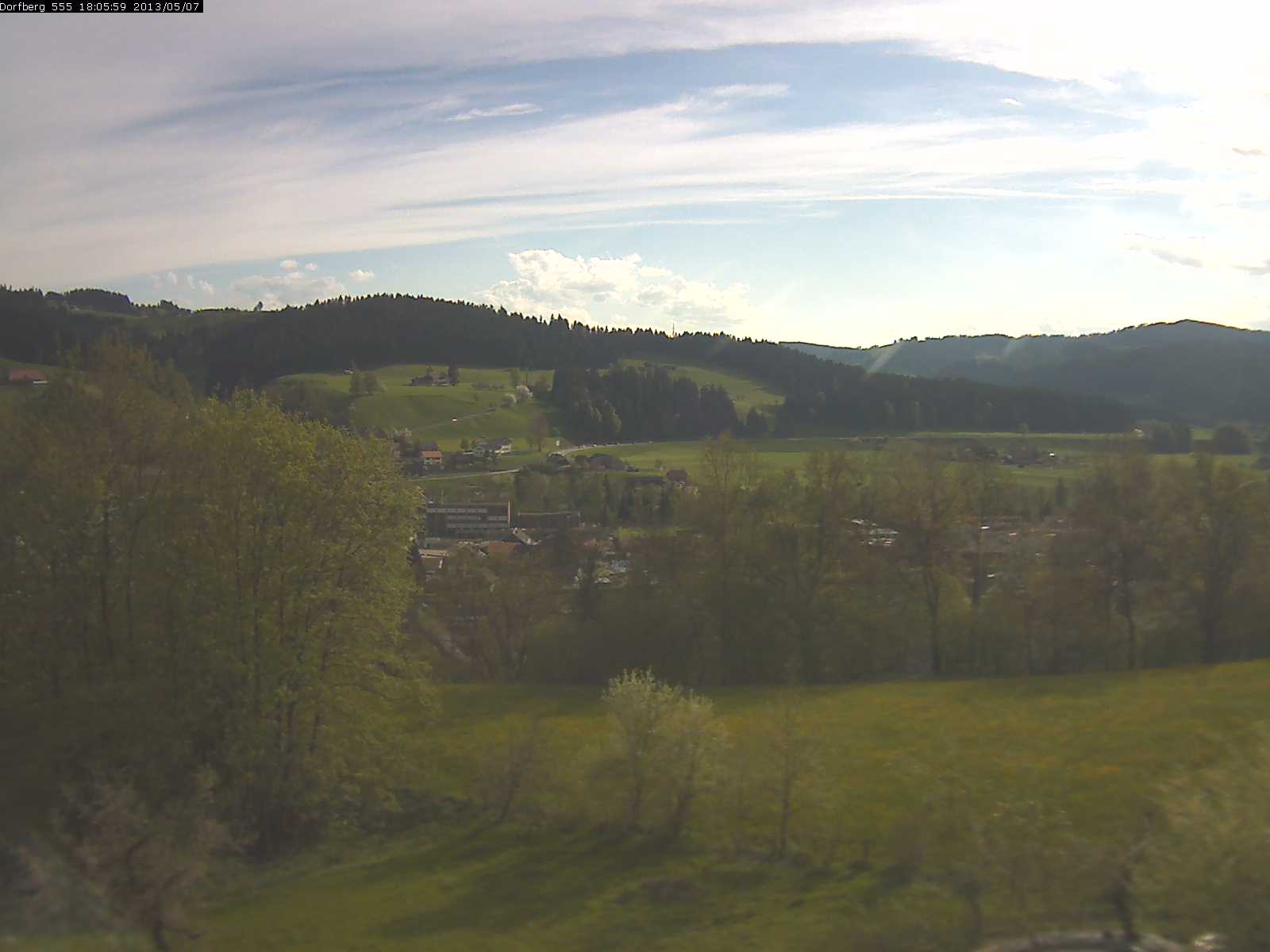 Webcam-Bild: Aussicht vom Dorfberg in Langnau 20130507-180600