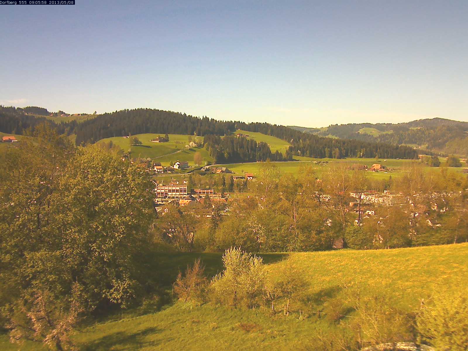Webcam-Bild: Aussicht vom Dorfberg in Langnau 20130508-090600