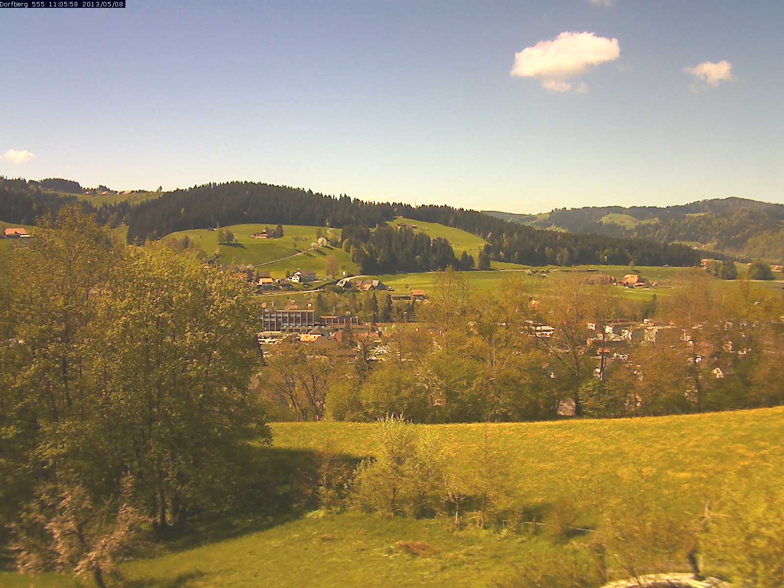 Webcam-Bild: Aussicht vom Dorfberg in Langnau 20130508-110600