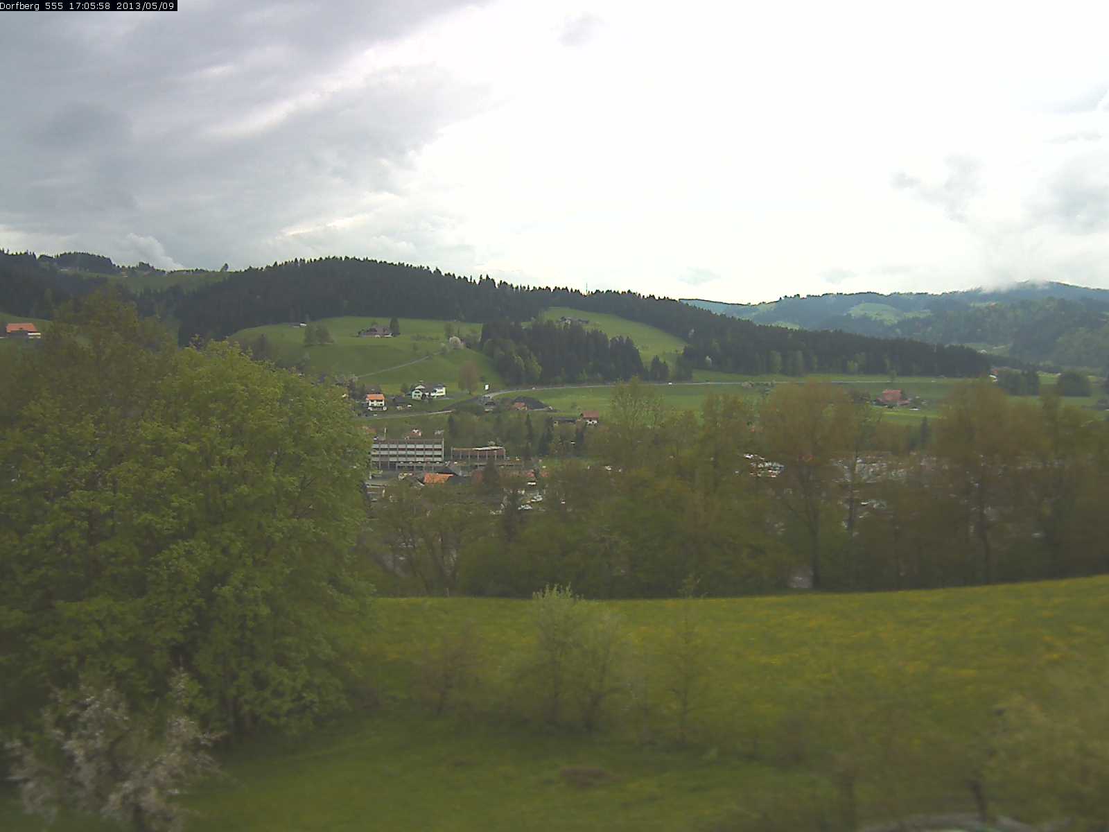 Webcam-Bild: Aussicht vom Dorfberg in Langnau 20130509-170600