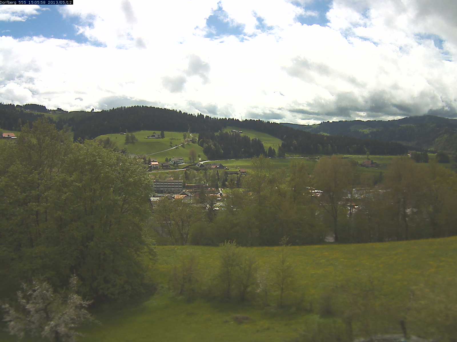 Webcam-Bild: Aussicht vom Dorfberg in Langnau 20130512-150600