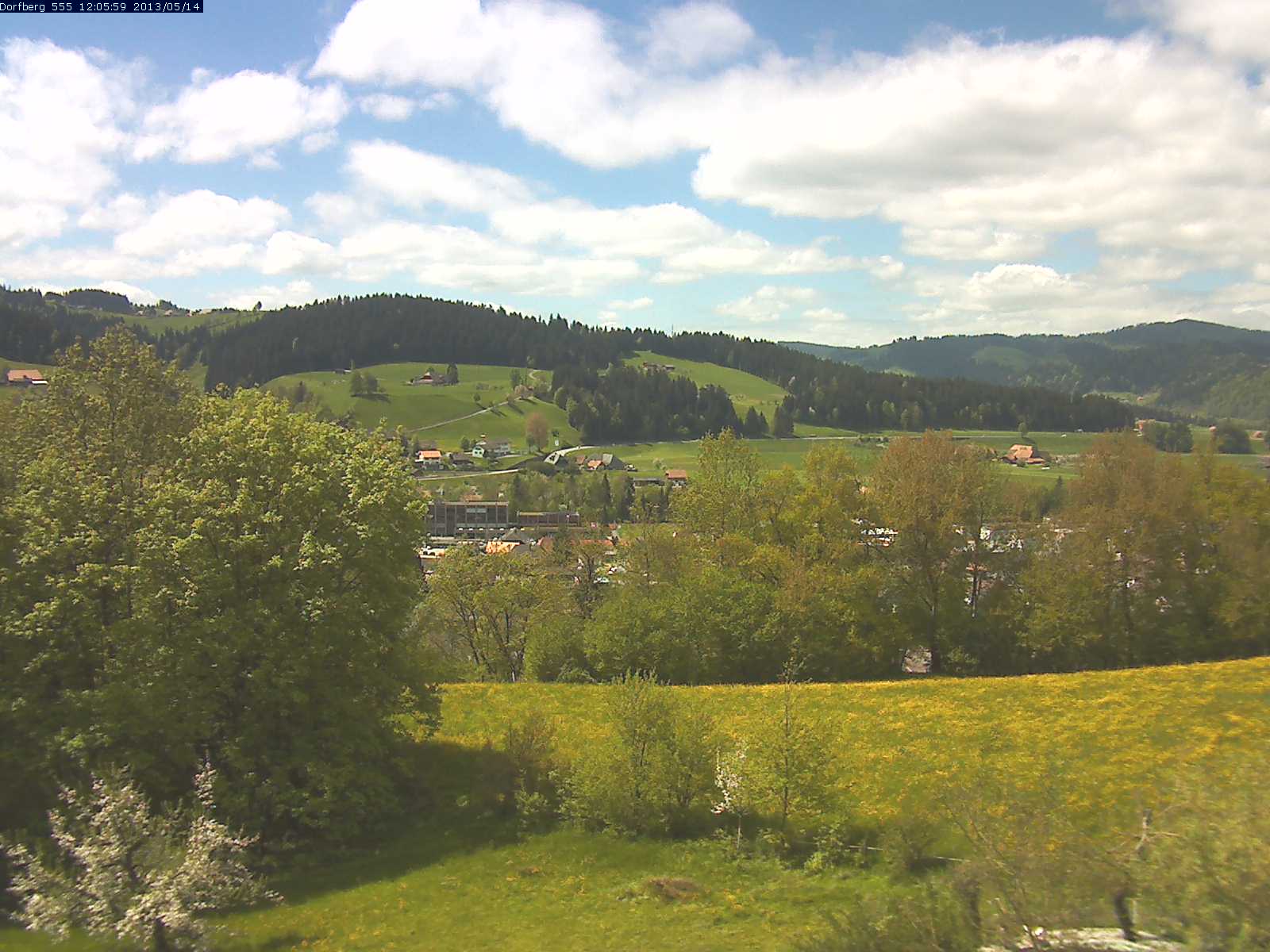 Webcam-Bild: Aussicht vom Dorfberg in Langnau 20130514-120600