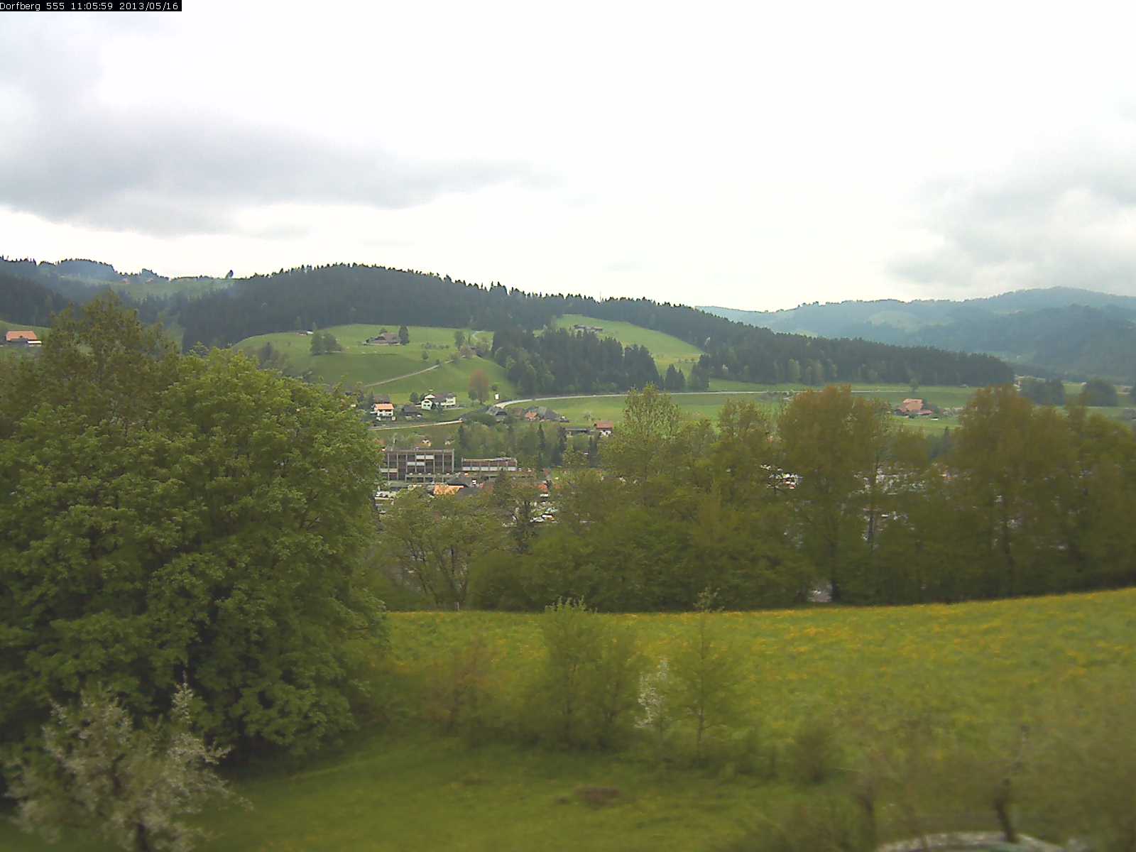 Webcam-Bild: Aussicht vom Dorfberg in Langnau 20130516-110600