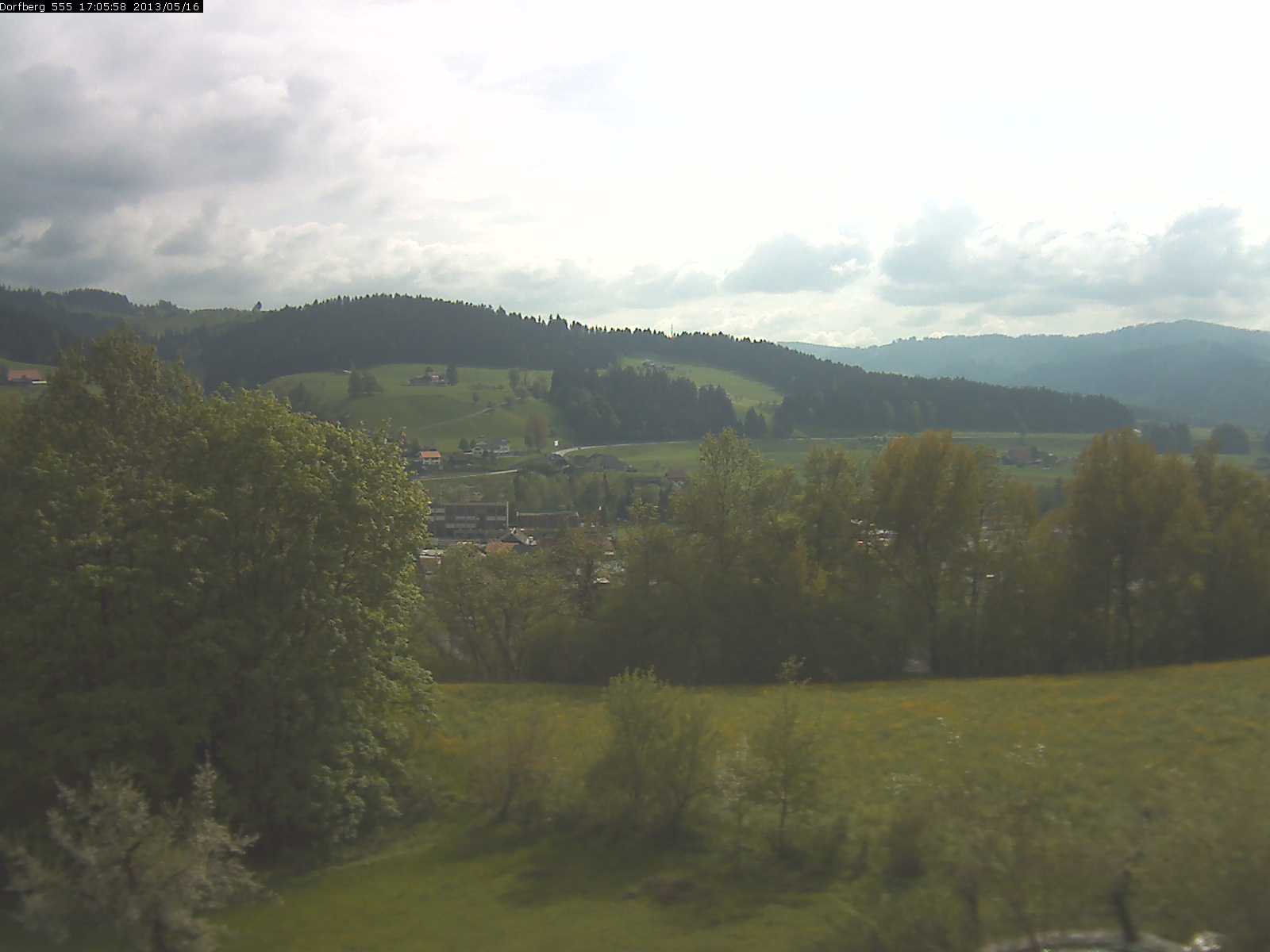 Webcam-Bild: Aussicht vom Dorfberg in Langnau 20130516-170600