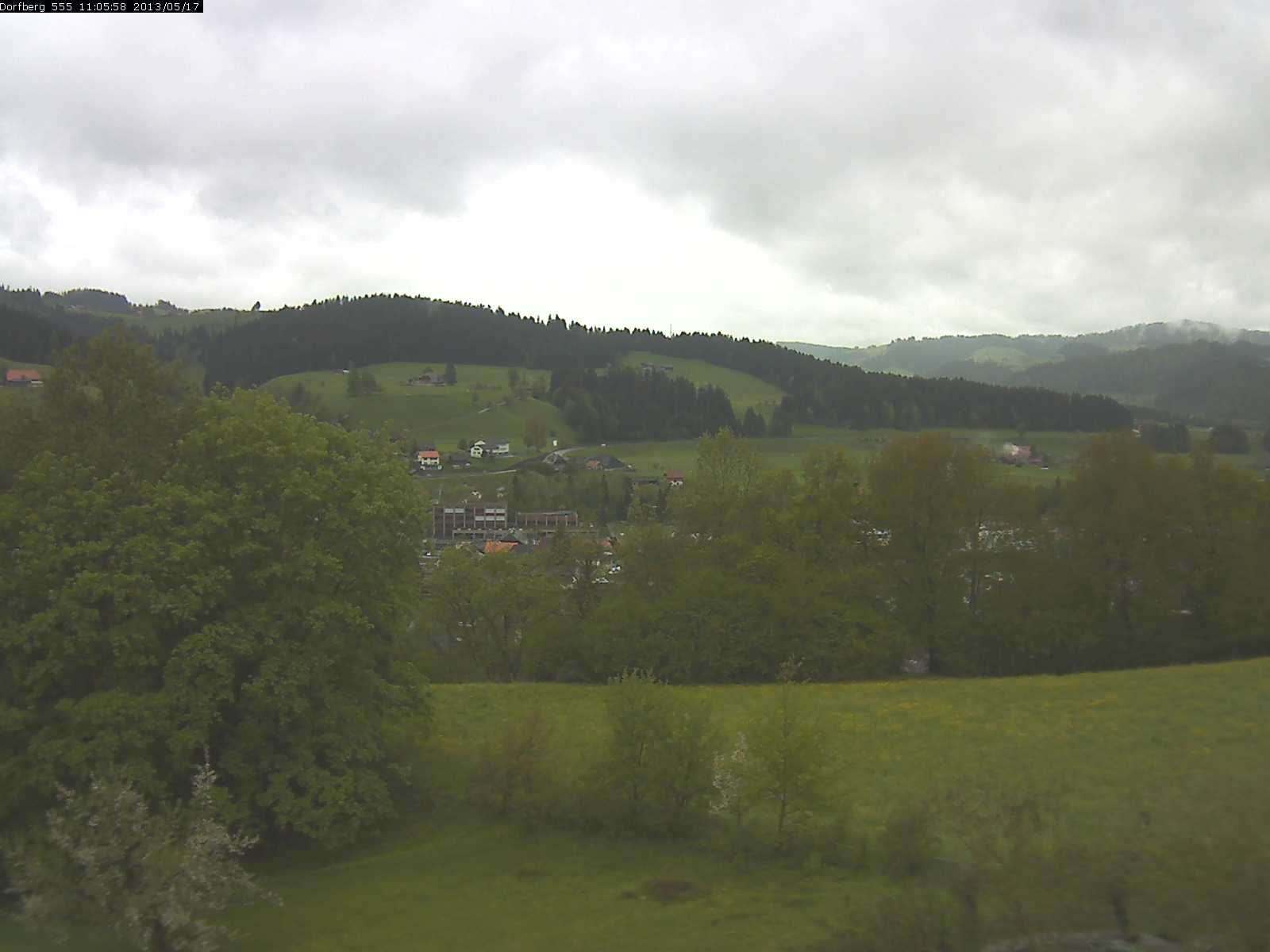 Webcam-Bild: Aussicht vom Dorfberg in Langnau 20130517-110600