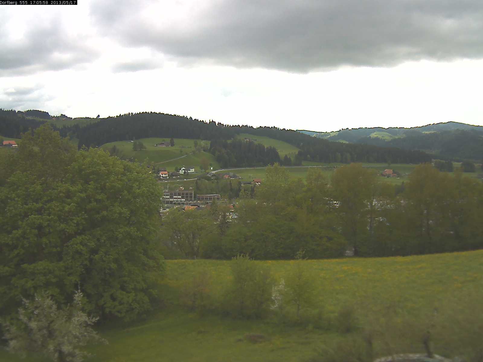 Webcam-Bild: Aussicht vom Dorfberg in Langnau 20130517-170600