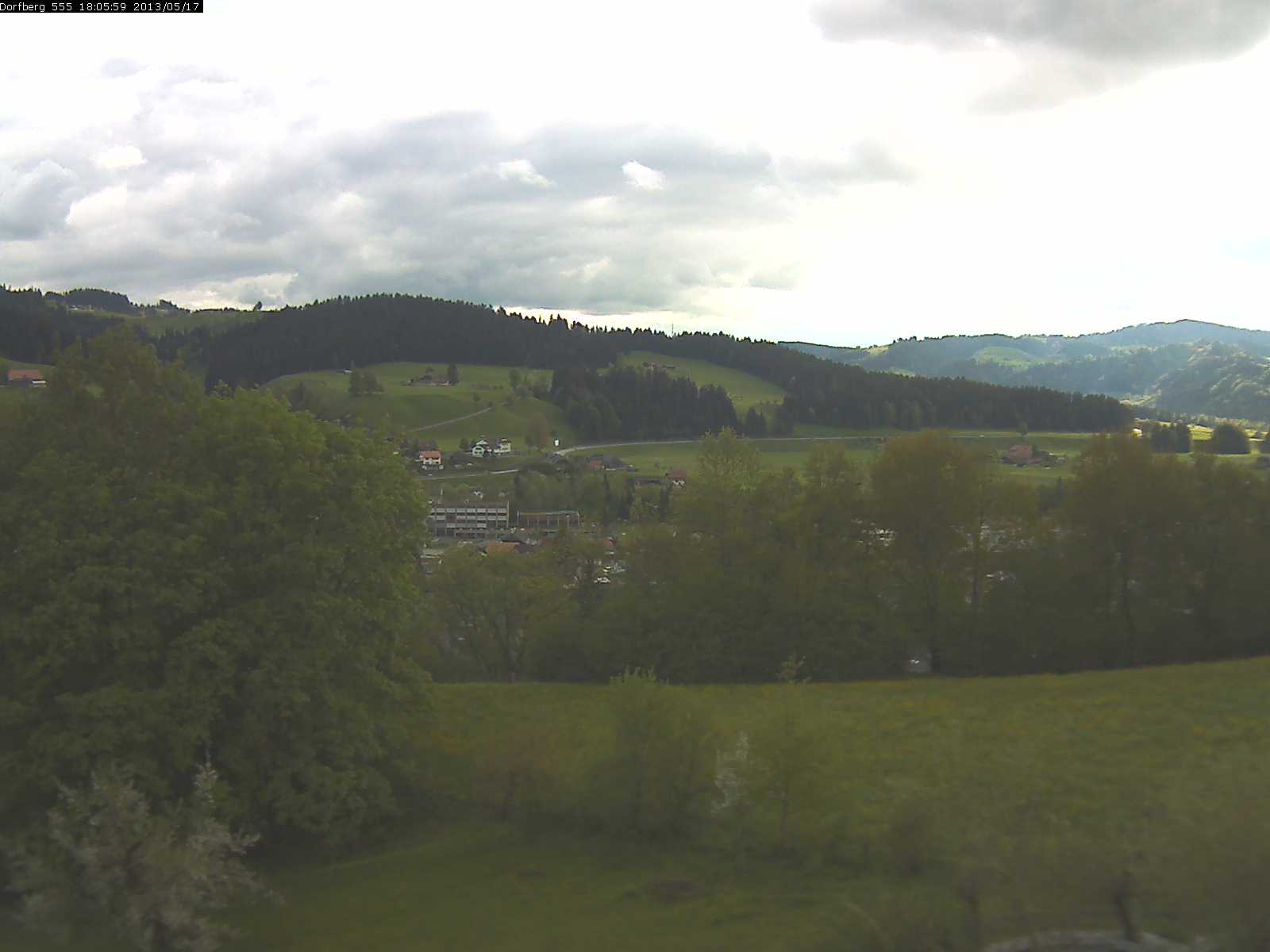 Webcam-Bild: Aussicht vom Dorfberg in Langnau 20130517-180600
