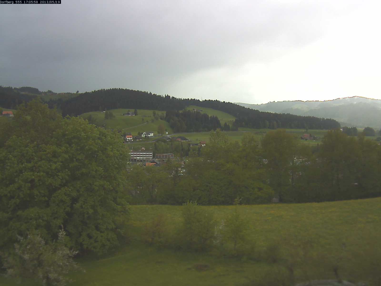 Webcam-Bild: Aussicht vom Dorfberg in Langnau 20130519-170600