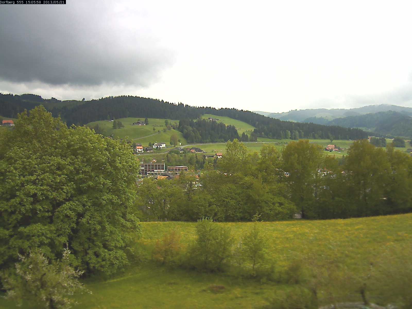 Webcam-Bild: Aussicht vom Dorfberg in Langnau 20130521-150600