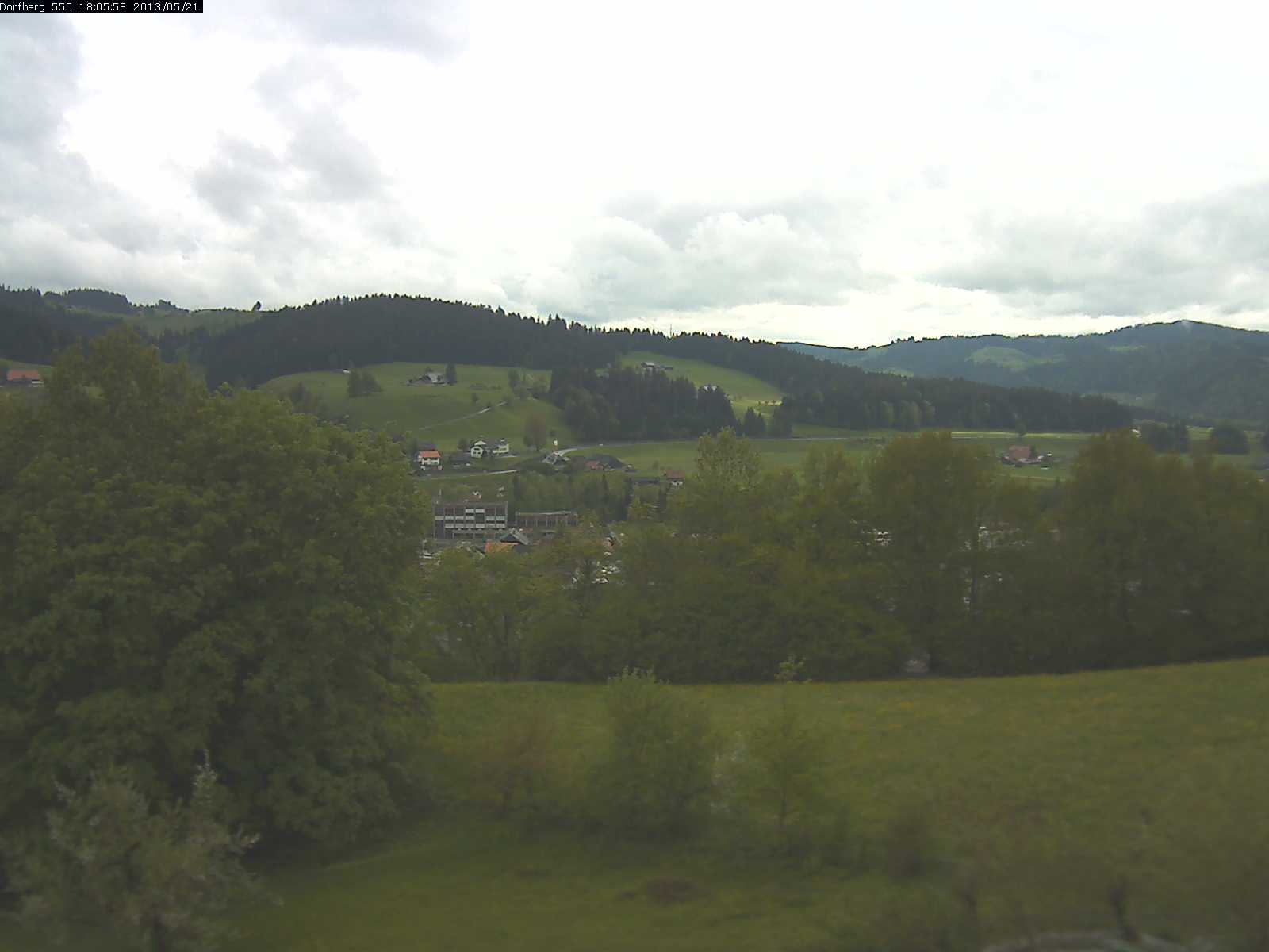 Webcam-Bild: Aussicht vom Dorfberg in Langnau 20130521-180600