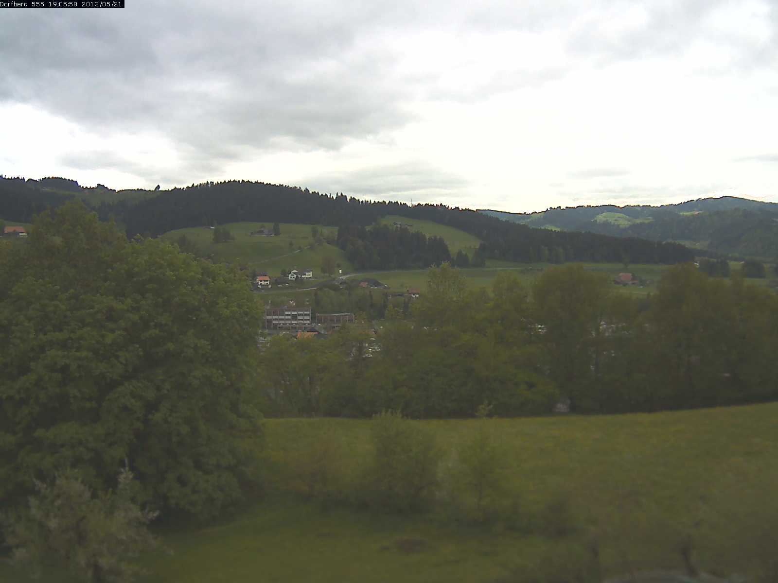 Webcam-Bild: Aussicht vom Dorfberg in Langnau 20130521-190600
