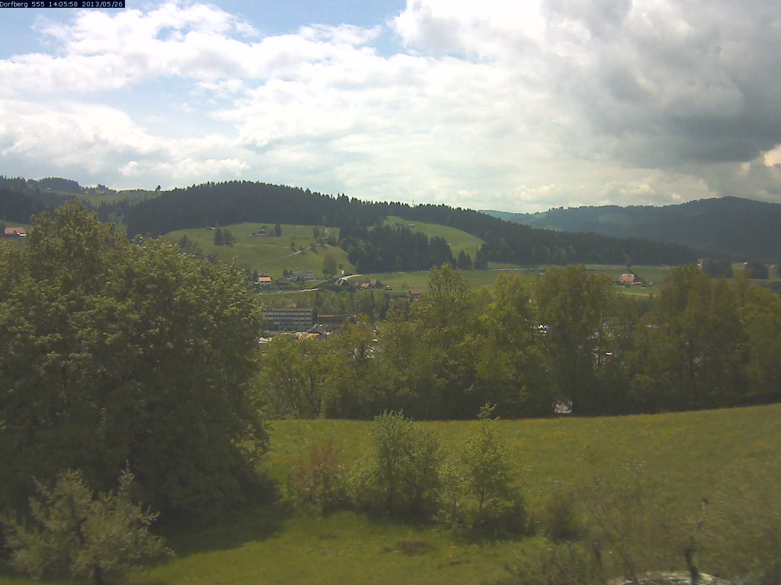 Webcam-Bild: Aussicht vom Dorfberg in Langnau 20130526-140600