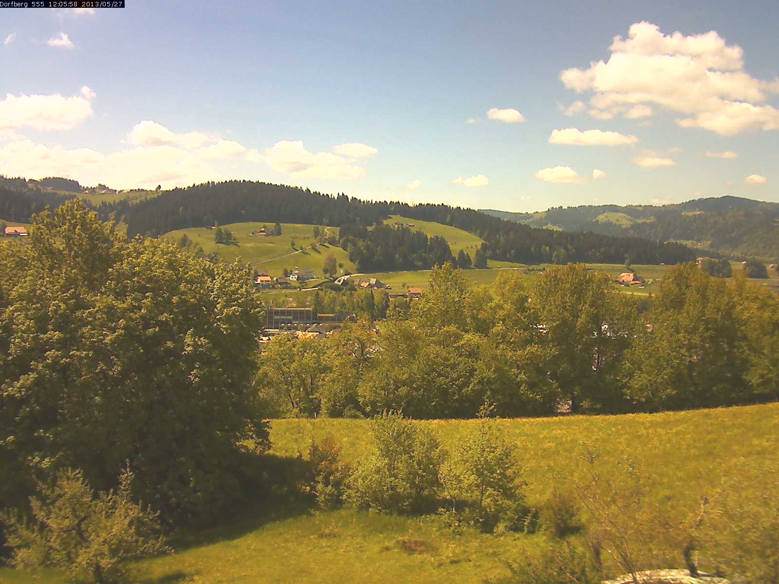 Webcam-Bild: Aussicht vom Dorfberg in Langnau 20130527-120600