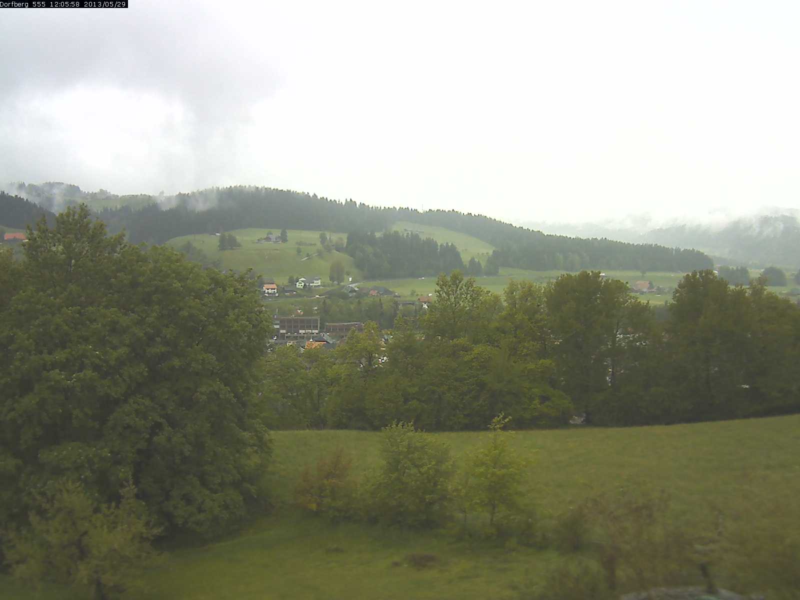 Webcam-Bild: Aussicht vom Dorfberg in Langnau 20130529-120600