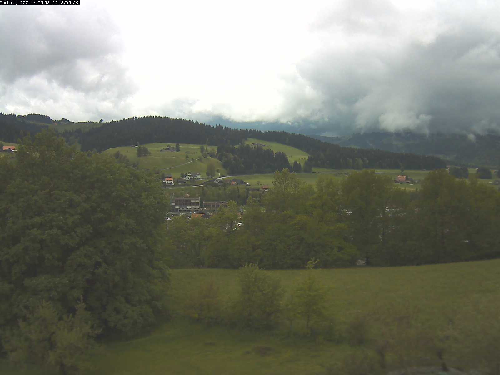 Webcam-Bild: Aussicht vom Dorfberg in Langnau 20130529-140600