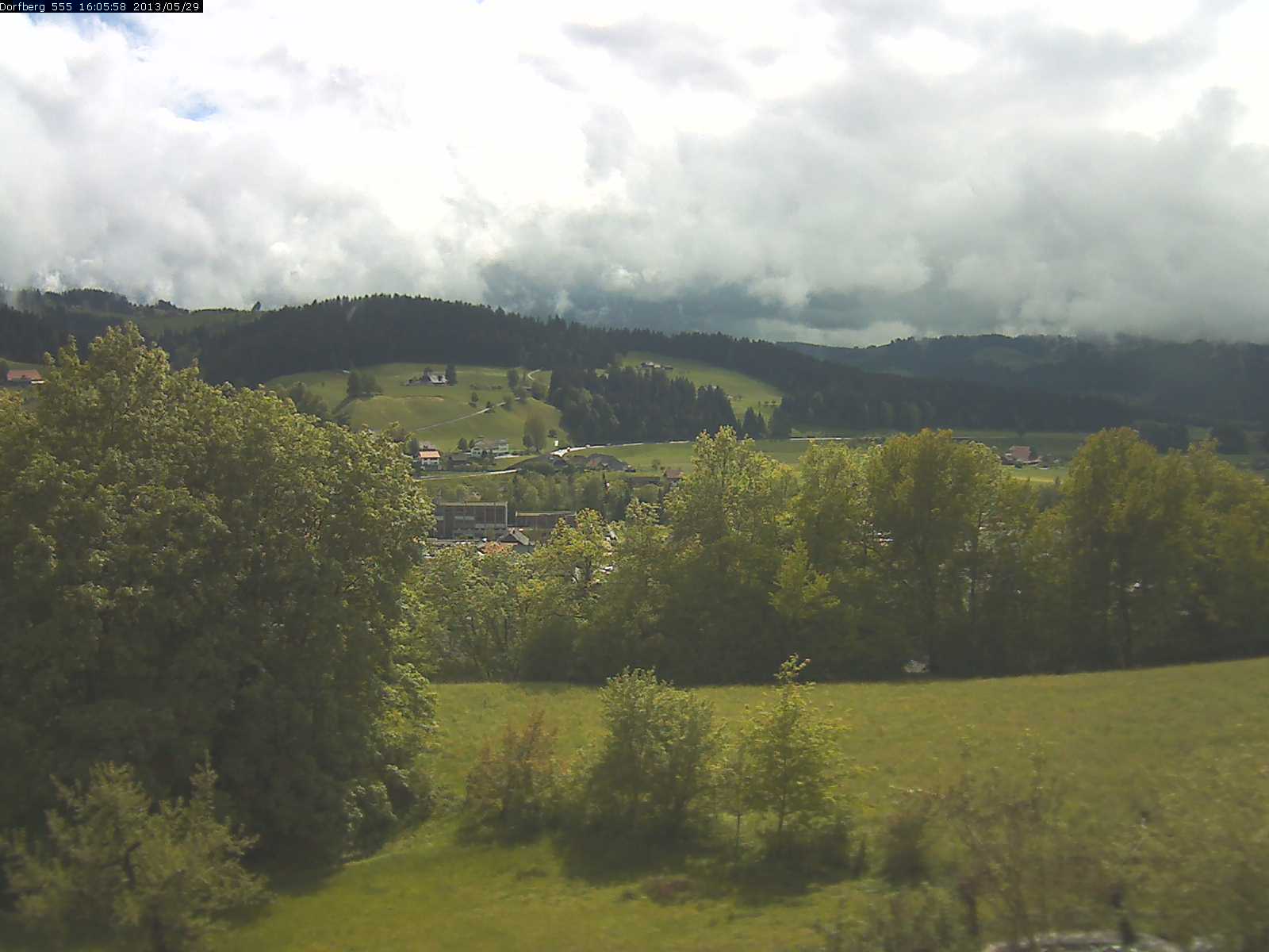 Webcam-Bild: Aussicht vom Dorfberg in Langnau 20130529-160600