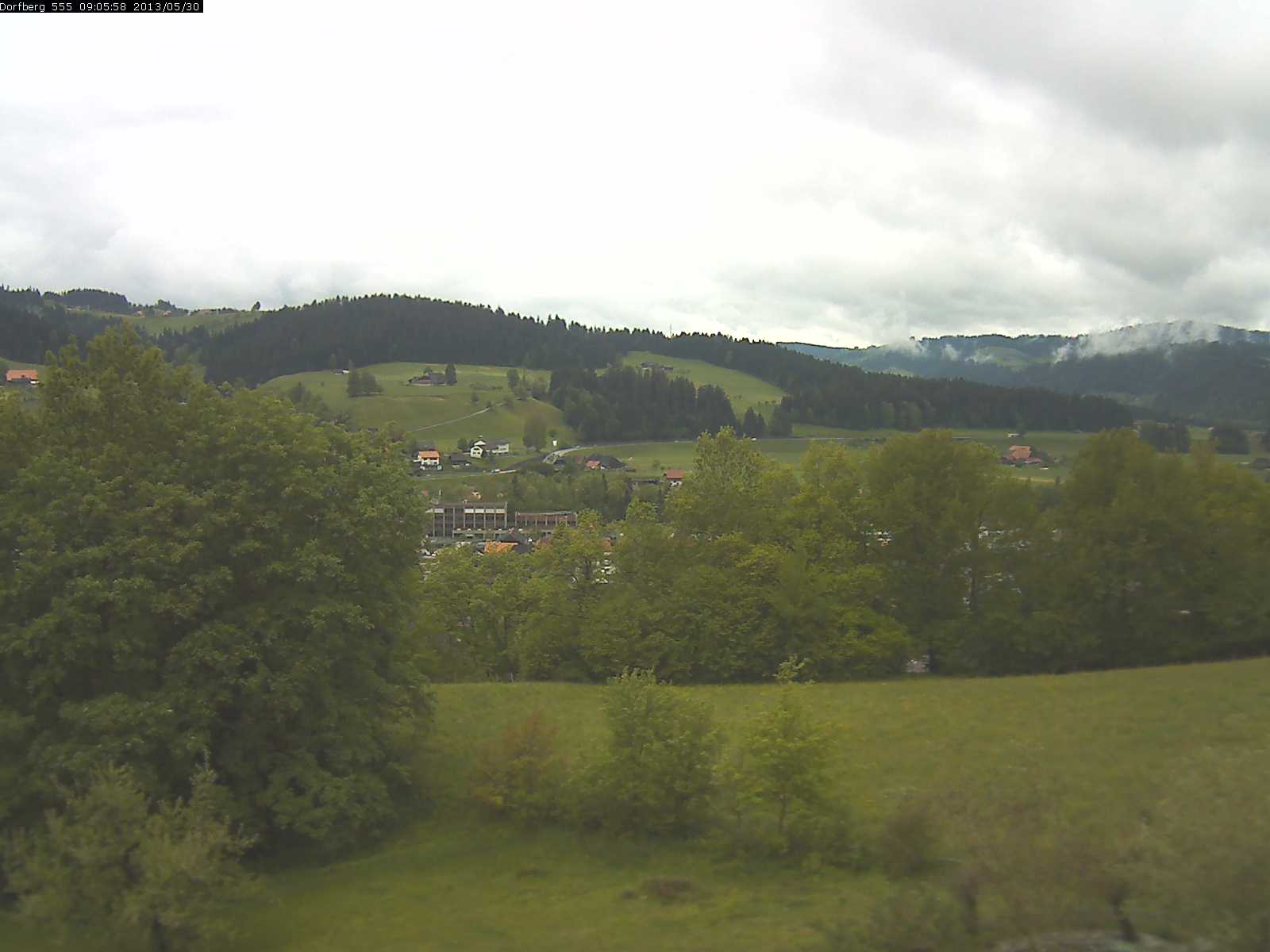 Webcam-Bild: Aussicht vom Dorfberg in Langnau 20130530-090600
