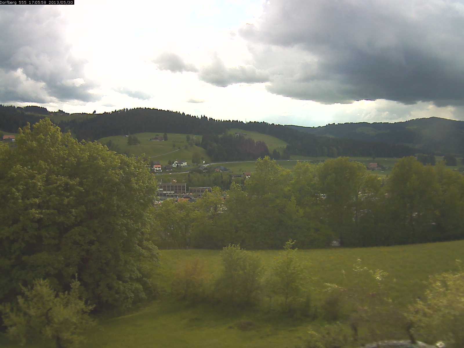 Webcam-Bild: Aussicht vom Dorfberg in Langnau 20130530-170600