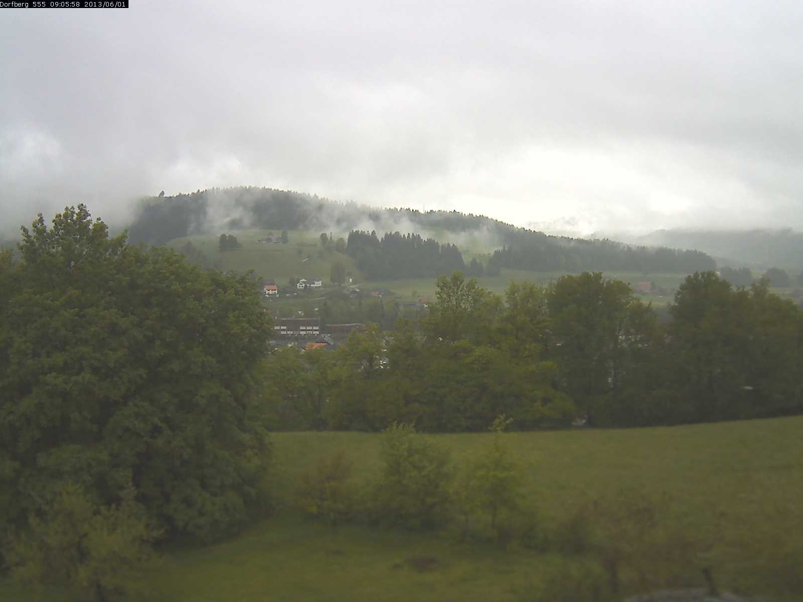 Webcam-Bild: Aussicht vom Dorfberg in Langnau 20130601-090600