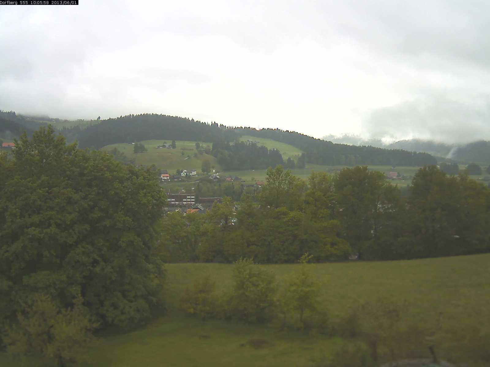 Webcam-Bild: Aussicht vom Dorfberg in Langnau 20130601-100600