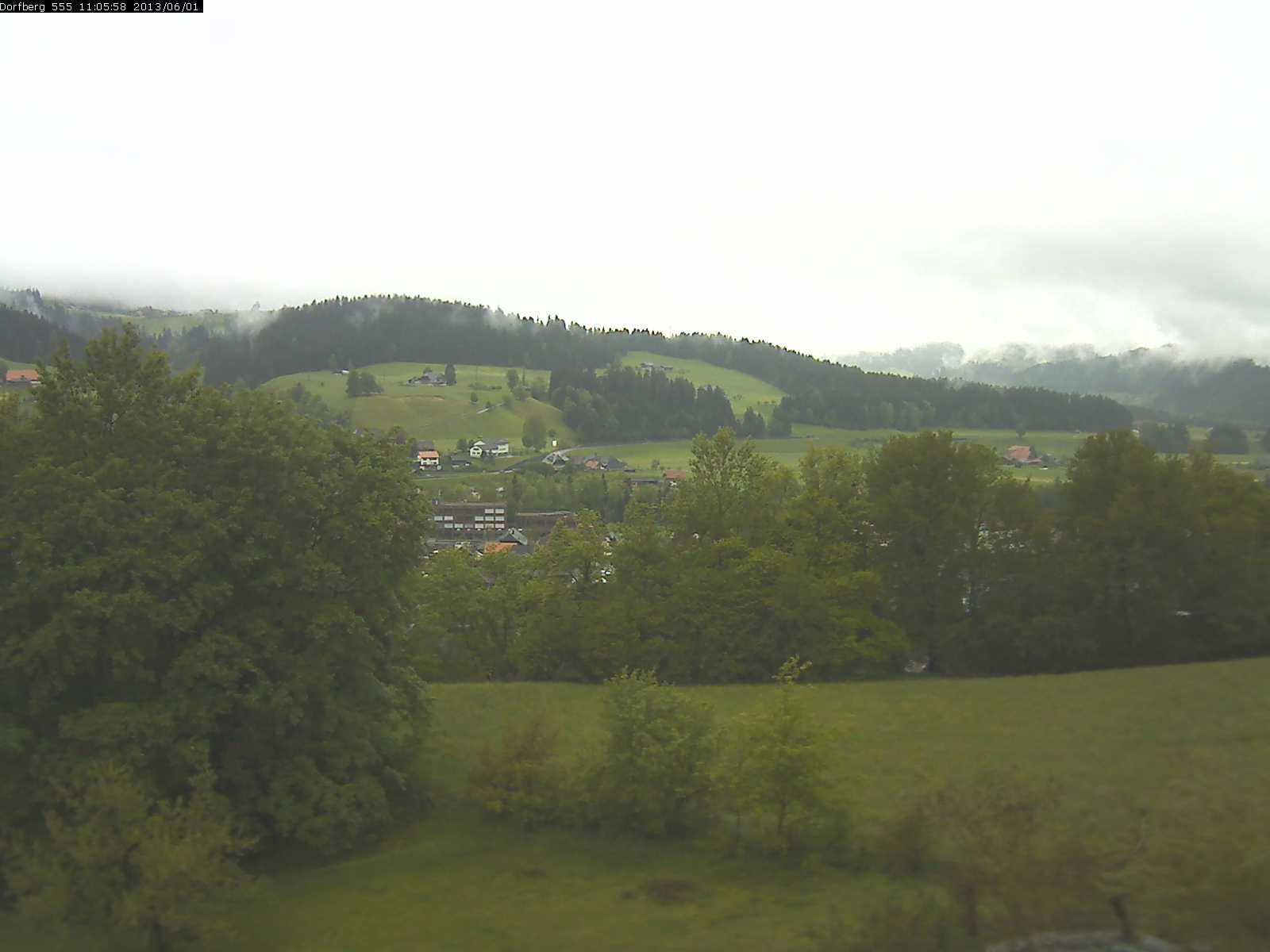 Webcam-Bild: Aussicht vom Dorfberg in Langnau 20130601-110600