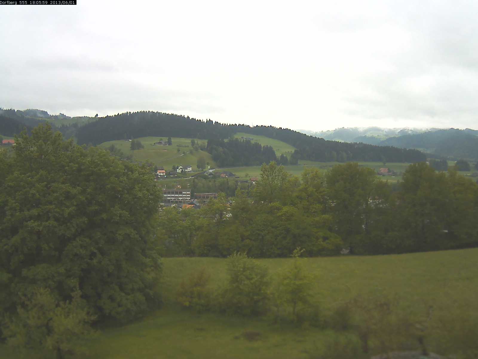 Webcam-Bild: Aussicht vom Dorfberg in Langnau 20130601-180600