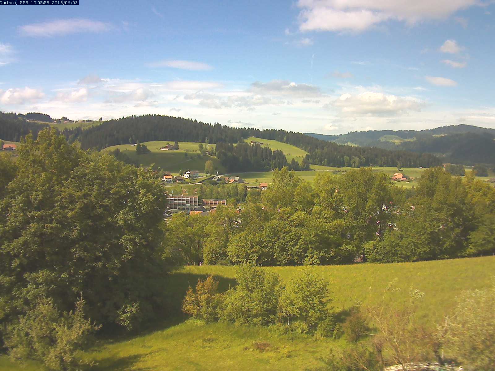 Webcam-Bild: Aussicht vom Dorfberg in Langnau 20130603-100600