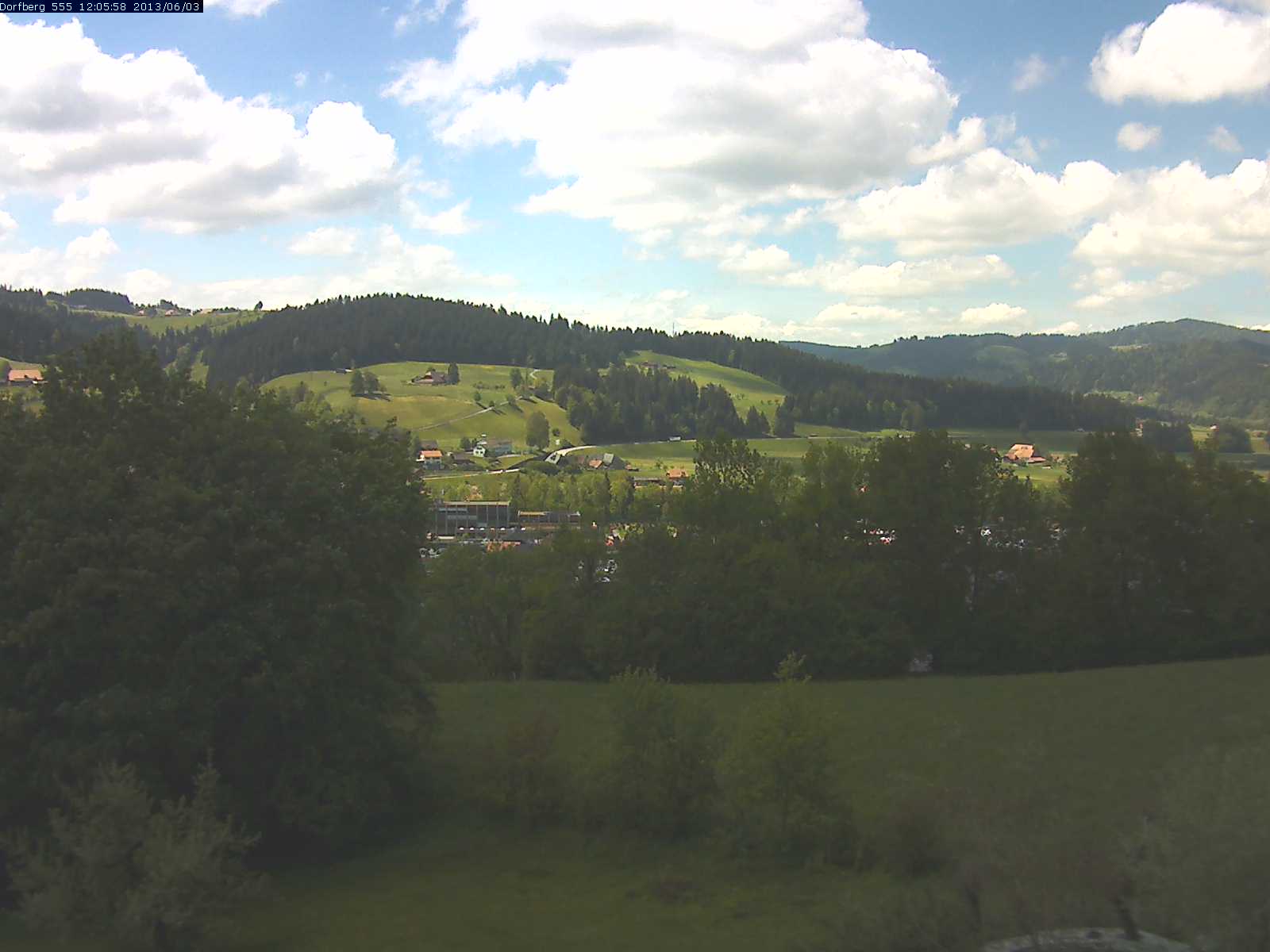 Webcam-Bild: Aussicht vom Dorfberg in Langnau 20130603-120600
