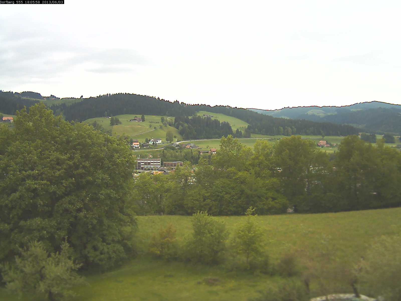 Webcam-Bild: Aussicht vom Dorfberg in Langnau 20130603-180600